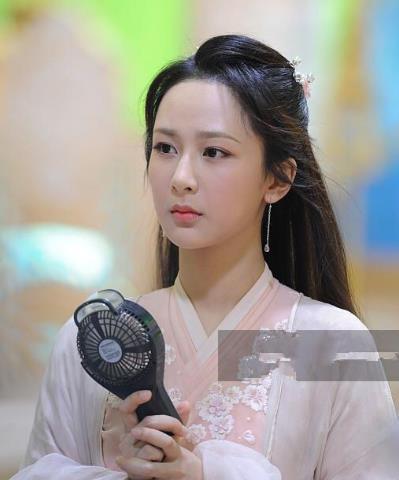 四提白玉兰,杨紫终获最佳女主角,星光不负赶路人 四提白玉兰,杨紫终获最佳女主角,星光不负赶路人