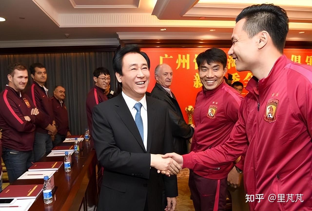 广州恒大足球董事长是谁?我查了一堆资料,发现事情没那么简单 广州恒大足球董事长是谁?我查了一堆资料,发现事情没那么简单
