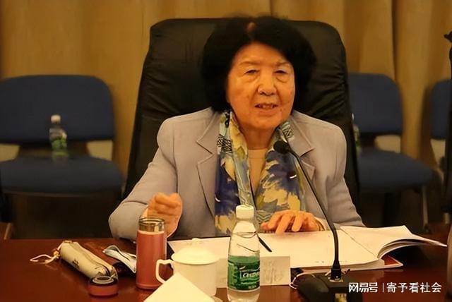 新中国第一位女省委书记万绍芬逝世