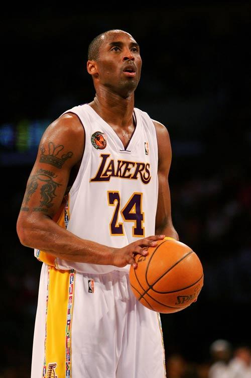 2015 NBA FMVP是谁？那年总决赛到底发生了什么