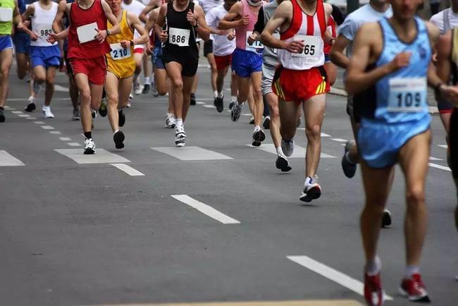 马拉松多少公里跑多久？聊聊这个让人又爱又恨的42.195