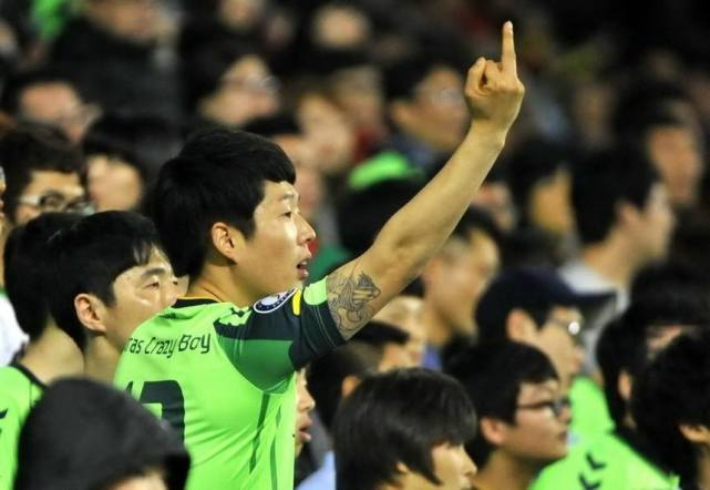 韩国队输球后连呼吸都是错的吗？——一场体育背后的社会情绪探讨