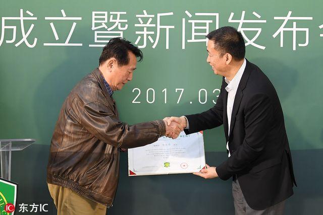 北京中赫国安足球俱乐部球场可以踢球吗？咱们聊聊这个接地气的问题
