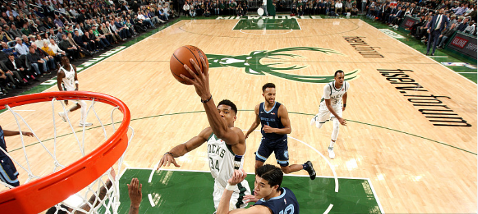 NBA篮球比赛时每队出场多少名队员？这问题可没你想的那么简单