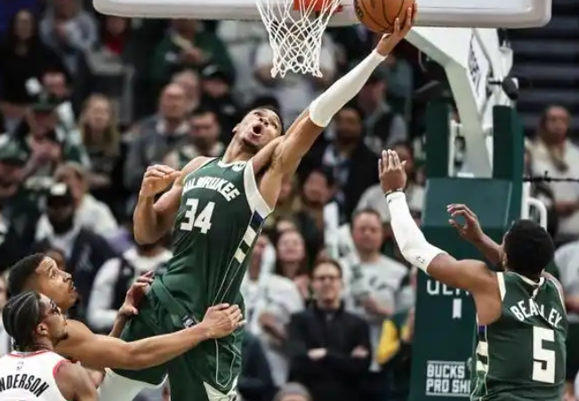 NBA雄鹿队怎么样？一个看了十年球的球迷，跟你聊聊现在的密尔沃基