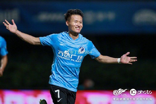 神灯是哪个足球运动员？兰帕德，还是另有其人？