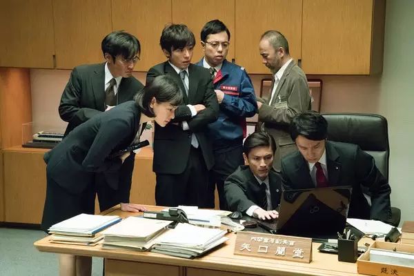 日本公务人员与情人开房时开线上会议，一场尴尬的工作与私生活交织